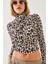 Kadın Balıkçı Yaka Desenli Bluz - 2
