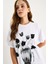 Kadın Bisiklet Yaka Kısa Kollu Çiçek Baskılı Pul Detaylı T-Shirt 1