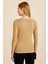 Kadın V Yaka Simli Ribana Kumaş Uzun Kollu Göğüs Detaylı Bluz - Bej | Şık & Modern Tasarım 4