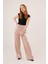 Mottisfashion Parlak Görünümlü Cepli Bej Bol Paça Pantolon 1