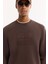 Erkek Kahve Bisiklet Yaka Pamuklu Bi-Stretch Baskılı Regular Fit Sweatshirt A52Y1289 3