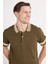 Erkek Slim Fit Dar Kesim %100 Pamuk Düz Pike Yaka ve Kol Detaylı Koyu Haki Polo Yaka Tişört 1