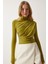 Kadın Büzgü Detaylı Dik Yaka Sandy Bluz 1
