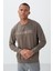 Koyu Bej Yazı Nakışlı O Yaka Rahat Form İçi Polarlı Erkek Sweatshirt - 88020 1