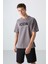 Koyu Gri Pamuklu Kalın Yumuşak Dokulu Oversize Fit Baskılı Erkek T-Shirt - 88331 1