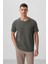 Haki Yüzeyi Dokulu Rahat Form Basic Erkek T-Shirt - 88436 4