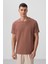 Kahverengi Yüzeyi Dokulu Rahat Form Basic Erkek T-Shirt - 88436 1