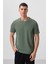Yeşil Yüzeyi Dokulu Rahat Form Basic Erkek T-Shirt - 88436 1