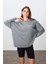 Gri Melanj Kompakt Pamuklu Kalın Pürüzsüz Dokulu O Yaka Oversize Fit Kadın Sweatshirt - 97288 4