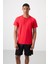 Tommy Life Kırmızı Polyester Nefes Alan Dokulu Ince Esnek Standart Fit Erkek Performans T-Shirt - 88384 1