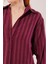 Düğmeli ve Çizgi Detaylı Bordo Gömlek 8