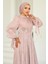 Pilise ve Taşlı Broş Detaylı Yoyo Ipek Tesettür Abiye Elbise Pudra 1244 2