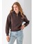 Kadın Dik Yaka Yarım Fermuarlı Kelebek Aksesuarlı 3ip Şardonlu Sweatshirt Kahverengi - 2663 6