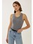Kadın Vücuda Oturan Ribanalı U Yaka Kolsuz Üst Grey 3