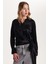 Kadın Slim Fit Dar Kesim Uzun Kollu Klasik Yaka Bağlama Detaylı Siyah Saten Gömlek 1