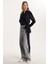 Kadın Slim Fit Dar Kesim Uzun Kollu Klasik Yaka Bağlama Detaylı Siyah Saten Gömlek 4