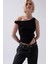 Kayık Yaka Yırtmaç Detay Bluz 2