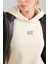 Kadın Kapüşonlu Minimal Logo Baskılı Sweatshirt - Krem 4