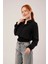 Bel ve Bilek Lastikli Siyah Bluz 4