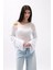 Kayık Yaka Ajurlu Bluz 3