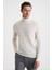Ekru Boğazlı Slim Fit Merino Yün Triko 1