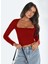Kare Yaka Uzun Kollu Crop Bluz – Esnek Kumaş, Modern Stil 1