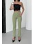 Paçaları Dikişsiz ve Yüksek Belli Kadın Kot Pantolon Mom Fit Jean Çağla 2