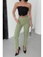 Paçaları Dikişsiz ve Yüksek Belli Kadın Kot Pantolon Mom Fit Jean Çağla 5