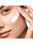 optimals Hydra Radiance Gün Boyu Parlak ve Nemli Bir Cilt Sunan Gündüz Kremi Light 42580 4