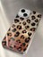 iPhone 13/14/15 Kılıf Hologramlı Kırmızı Leopar Desenli Darbe Emici Kamera Korumalı Silikon 1