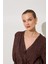 Kahverengi Dökümlü V Yaka Kuşak Detaylı Rahat Kesim Bluz 4