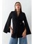 Siyah Kol Detaylı Belde Bağlama Detaylı Ceket 1