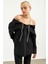 Siyah Boyun Aksesuar Detaylı Tunik 1