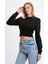 Kadın Yuvarlak Yaka Detaylı Uzun Kollu Kırpılmış Üst Siyah 10