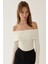 Kadın Omuz Açık Madonna Yaka Triko Üst Tozlu Beyaz 8