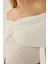Kadın Omzu Açık Dokulu Top White 10