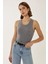 Kadın Vücuda Oturan Ribanalı U Yaka Kolsuz Üst Grey 8