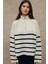 Kadın Çizgili Uzun Kollu Dik Yaka Fermuarlı Yumuşak Triko Kazak Beyaz 9