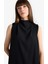 Regular Fit Balıkçı Yaka Krep Kolsuz Bluz F9149AX25WN 4