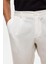 Beyaz Slim Armürlü Jogger Pantolon 4