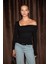 VELMEA Kadın Asimetrik Yaka Omuz Detaylı Slim Fit Siyah Bluz 4