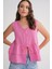 4722 Kadın V Yaka Fırfırlı Müslin Bluz Pembe 3