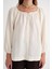 4707 Kadın Yakası Büzgülü Kolu Lastikli Bol Müslin Bluz Naturel 5