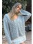 Gri V Yaka Örgü Desen Oversize Kadın Kazak MG2519 1