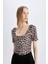 Slim Fit Dar Kesim Yuvarlak Yaka Vücuda Oturan Leopar Desenli Kısa Kollu Çıtçıtlı Body D1274AX24SM 15