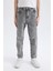 Erkek Çocuk Balloon Fit Yırtık Detaylı Düz Paça Jean Pantolon C5707A824WN 10