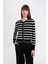 Regular Fit Çizgili Bisiklet Yaka Düğmeli Triko Hırka 8