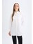 Relax Fit Gömlek Yaka Poplin Basic Düz Uzun Kollu Beyaz Gömlek Tunik D4773AX24AU 9