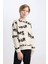 Erkek Çocuk 2'li Takım Desenli Sweatshirt Beli Lastikli Eşofman Altı D3562A824WN 10