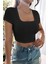 Kadın Siyah Yarım Kol Düz Yaka Crop Top Bluz 4